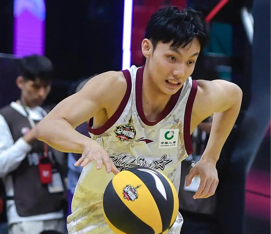 关于转折点广东宏远调整名单；欧篮联国际比赛日攻防权衡；悬念犹存；纪律约束更严格的信息-jiuyou电竞棋牌官网